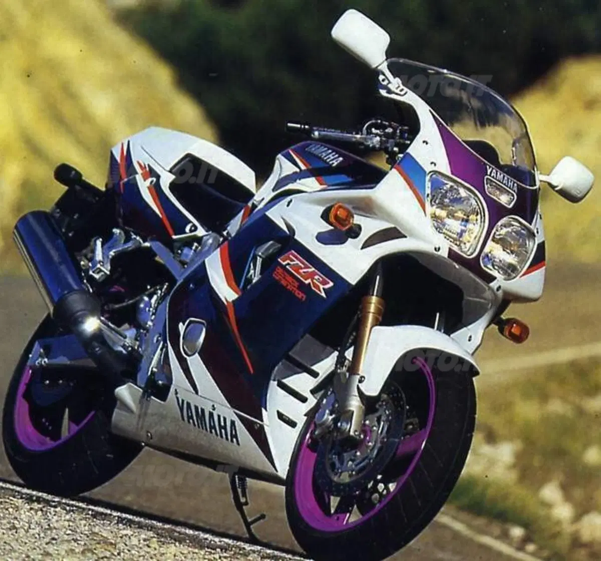 1993. Anno difficile, Gilera chiude ma EICMA esalta il Made in Italy (46)