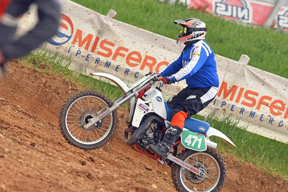 Max Giusti e la passione per il Motocross: "Di notte sognavo la mia KTM 250 del 1985" [GALLERY]