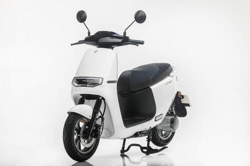 Italy2Volt lancia sul mercato italiano gli scooter elettrici Ecooter E2  (7)