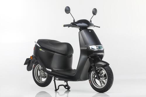 Italy2Volt lancia sul mercato italiano gli scooter elettrici Ecooter E2  (9)