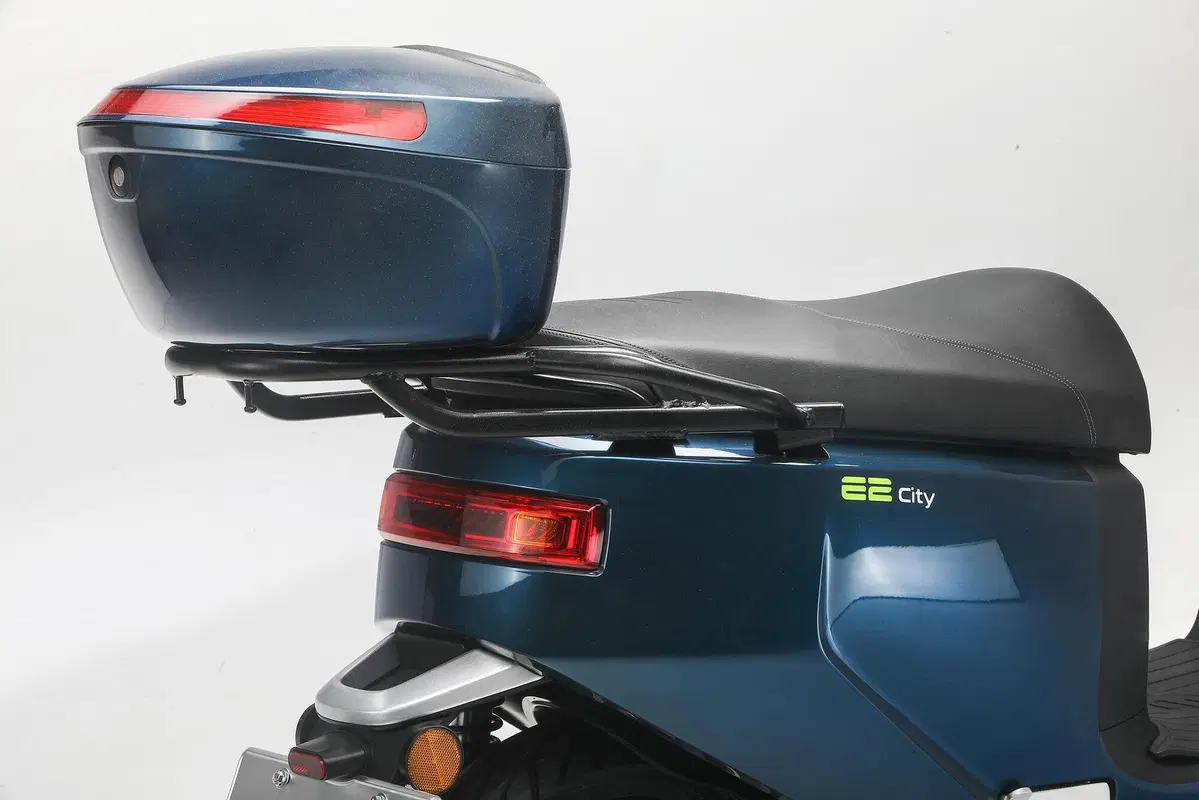 Italy2Volt lancia sul mercato italiano gli scooter elettrici Ecooter E2  (11)