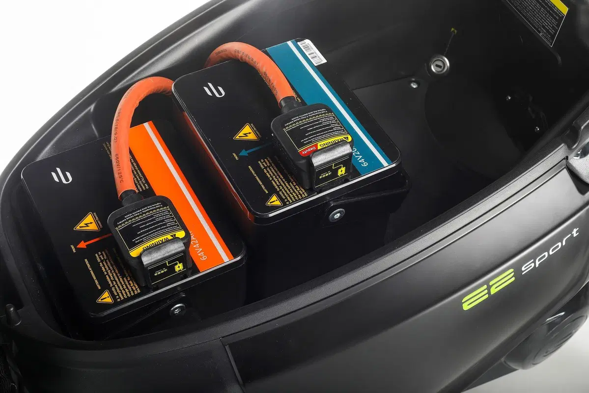Italy2Volt lancia sul mercato italiano gli scooter elettrici Ecooter E2  (14)