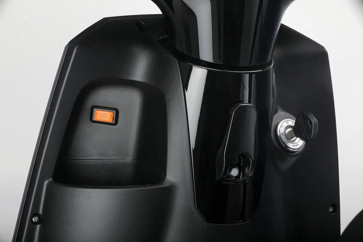 Italy2Volt lancia sul mercato italiano gli scooter elettrici Ecooter E2  (16)