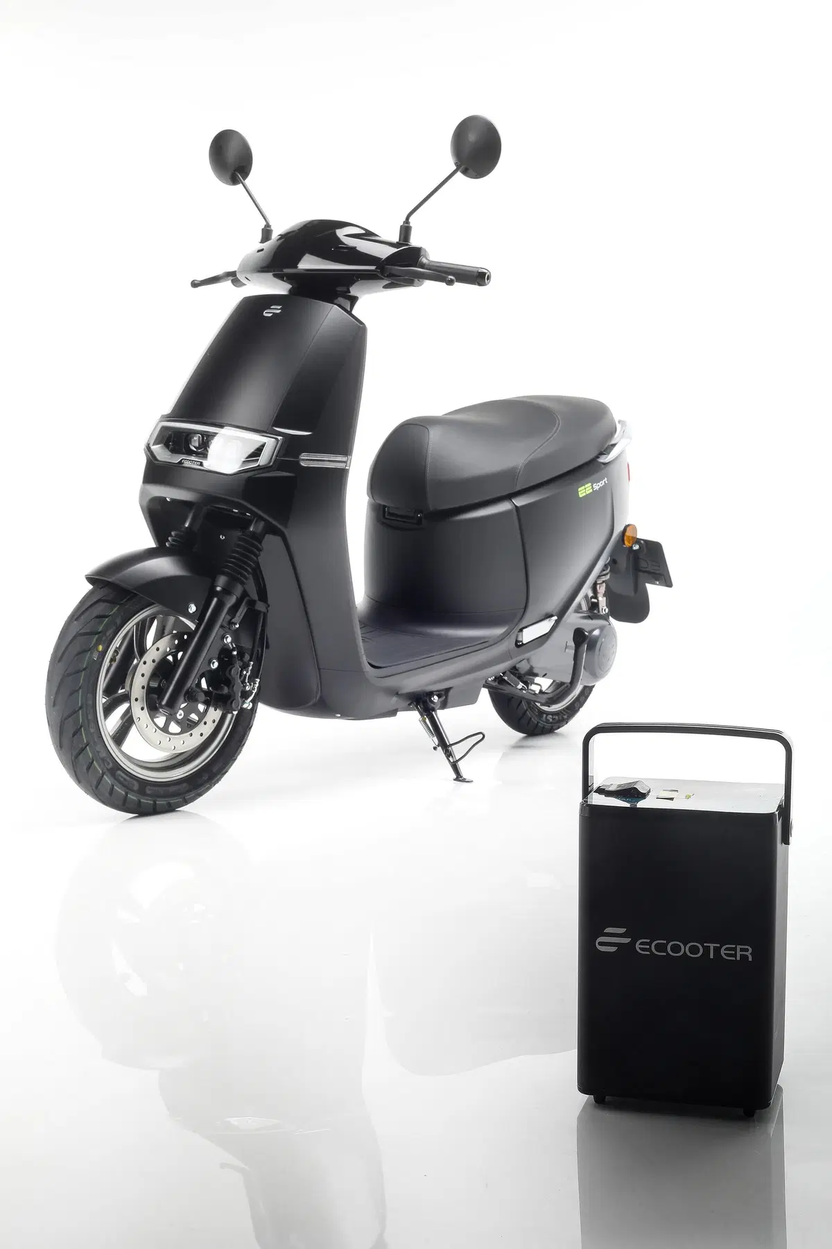 Italy2Volt lancia sul mercato italiano gli scooter elettrici Ecooter E2  (18)