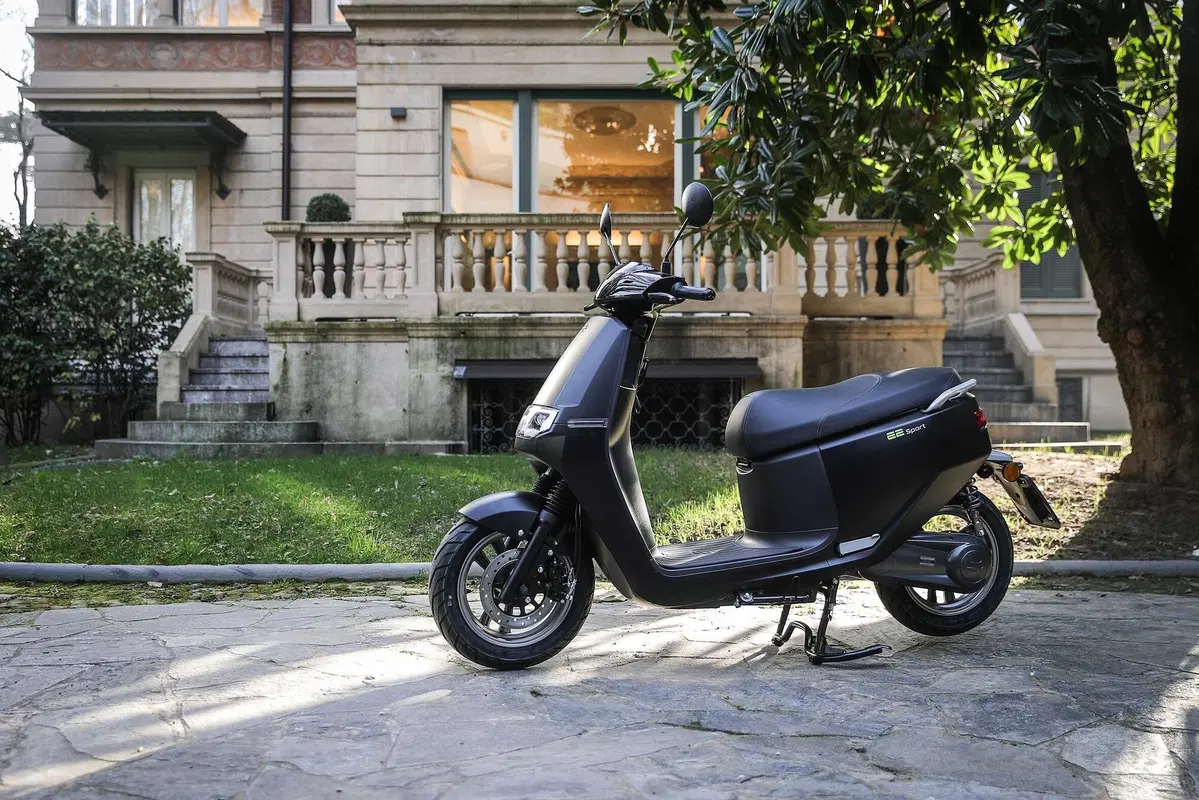 Italy2Volt lancia sul mercato italiano gli scooter elettrici Ecooter E2  (20)