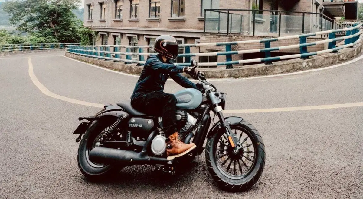 Benda BD300 “Sporty”, una nuova cruiser in vendita in Italia (16)