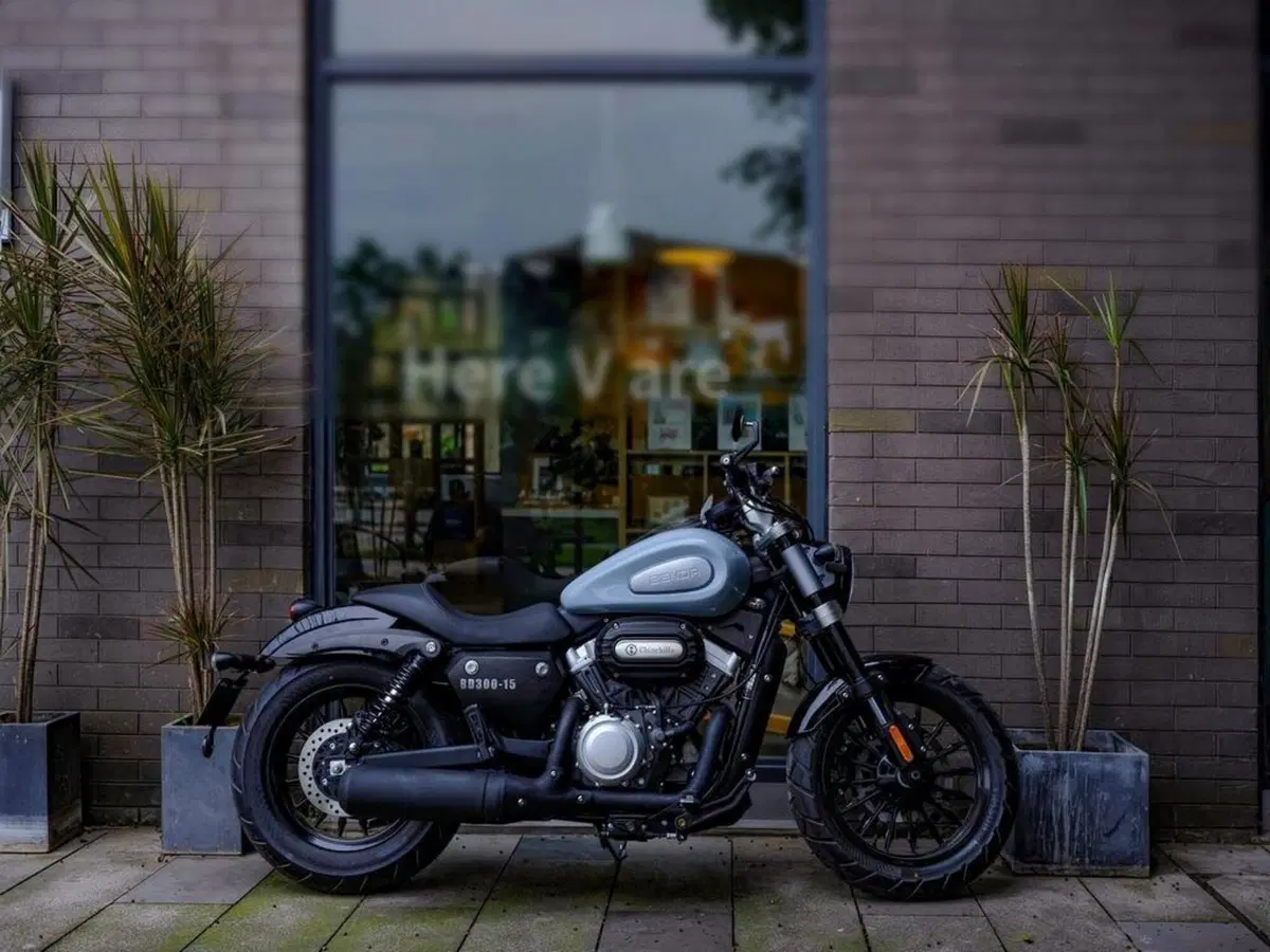 Benda BD300 “Sporty”, una nuova cruiser in vendita in Italia (18)