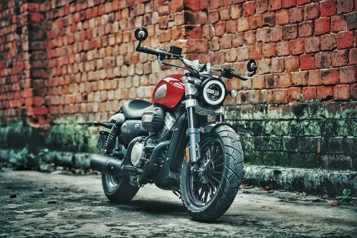 Benda BD300 “Sporty”, una nuova cruiser in vendita in Italia (12)