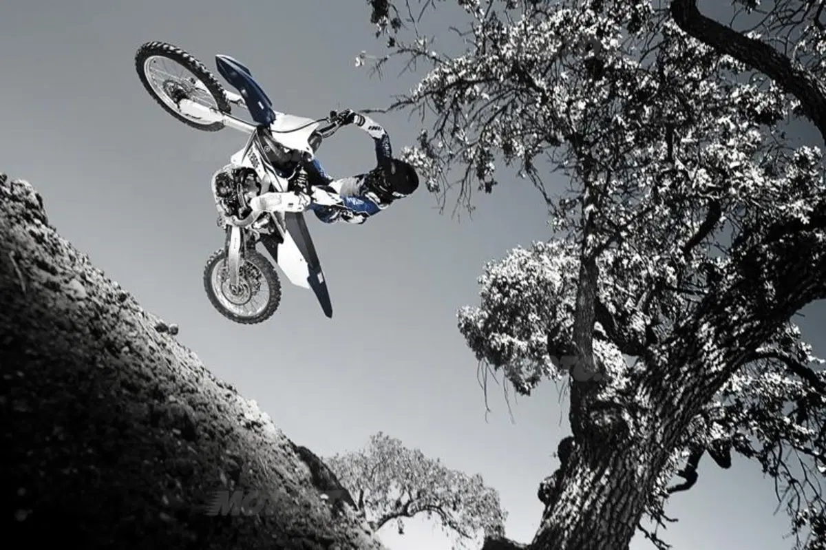 Yamaha YZF250 e YZF450 2014 (2)