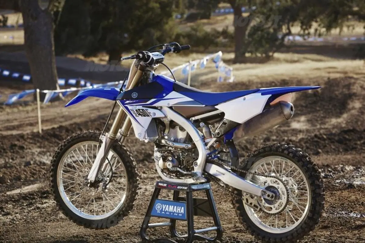 Yamaha YZF250 e YZF450 2014 (30)