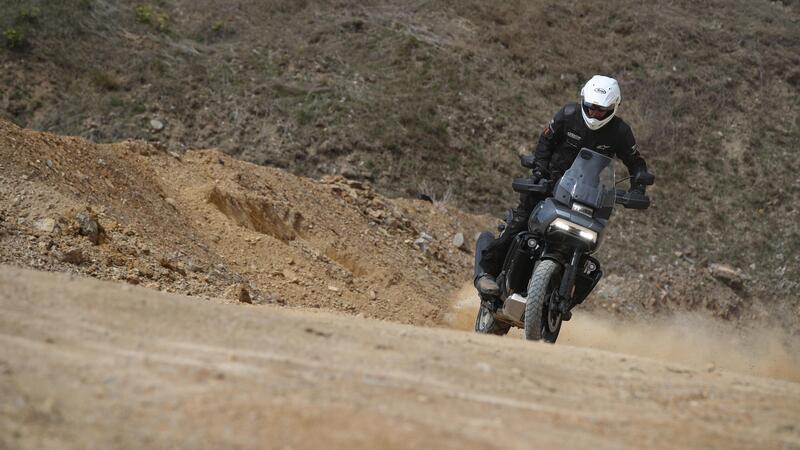 Harley-Davidson Pan America 1250 TEST: una Harley cos&igrave; non l&#039;avevo mai guidata!