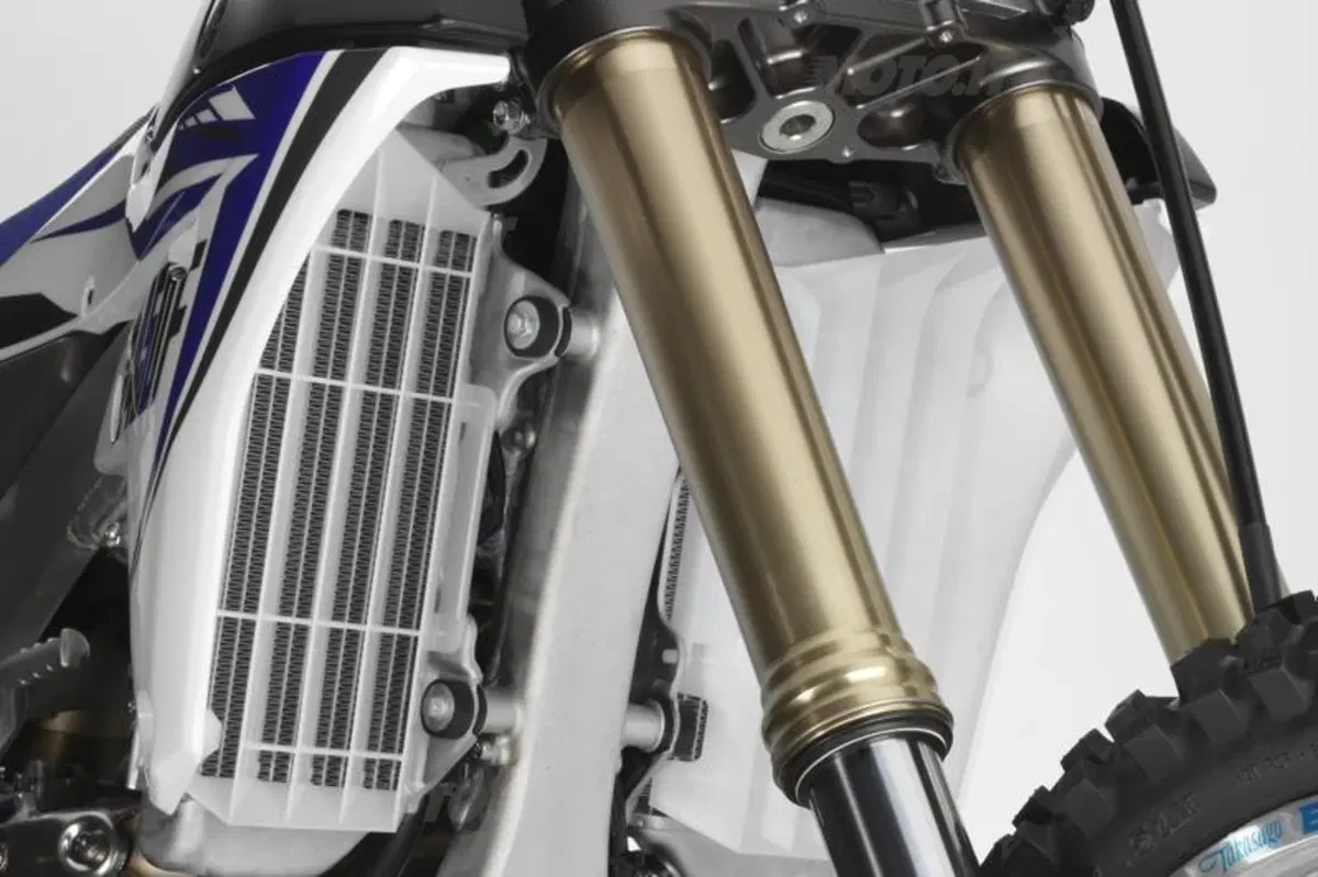 Yamaha YZF250 e YZF450 2014 (39)