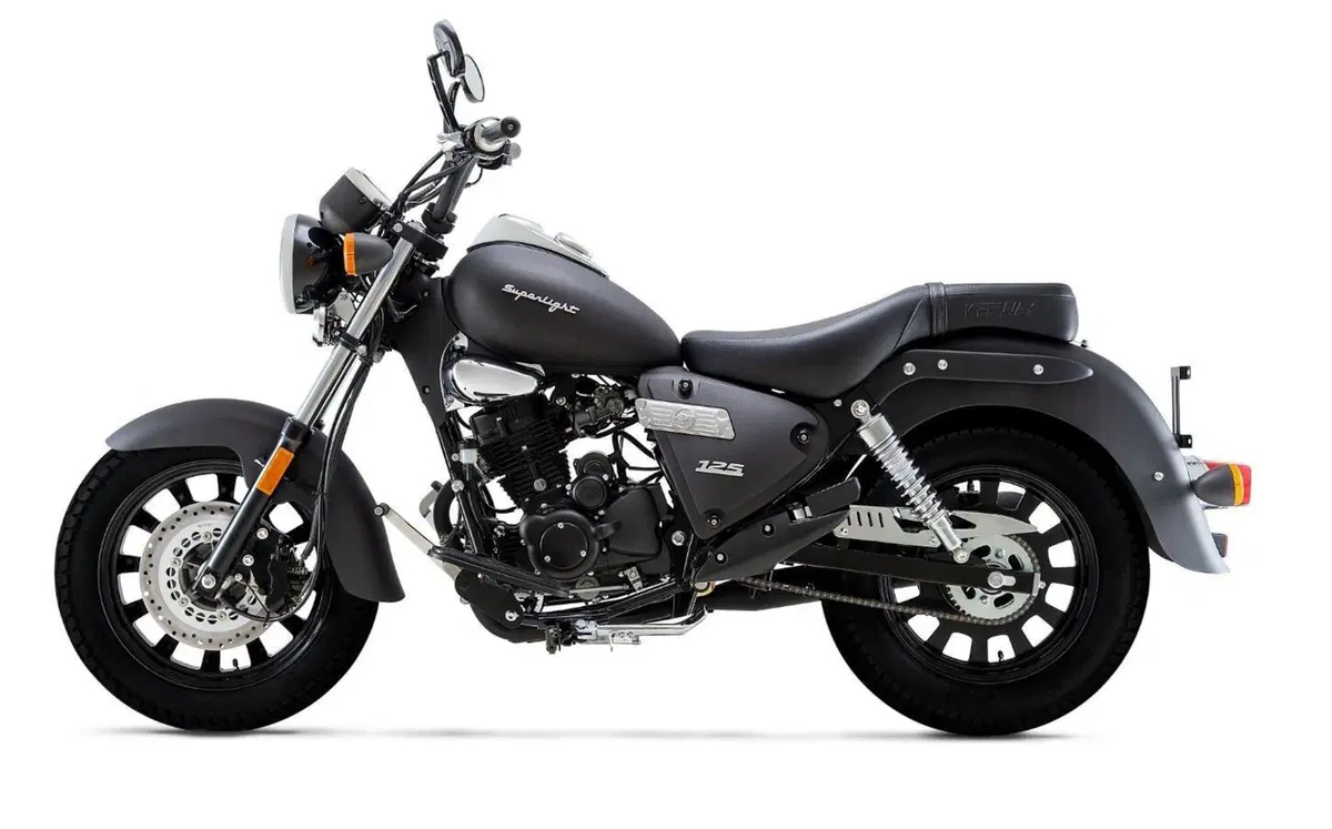 Keeway Superlight 125 Euro 5. La cruiser sempre forte nel prezzo (2)