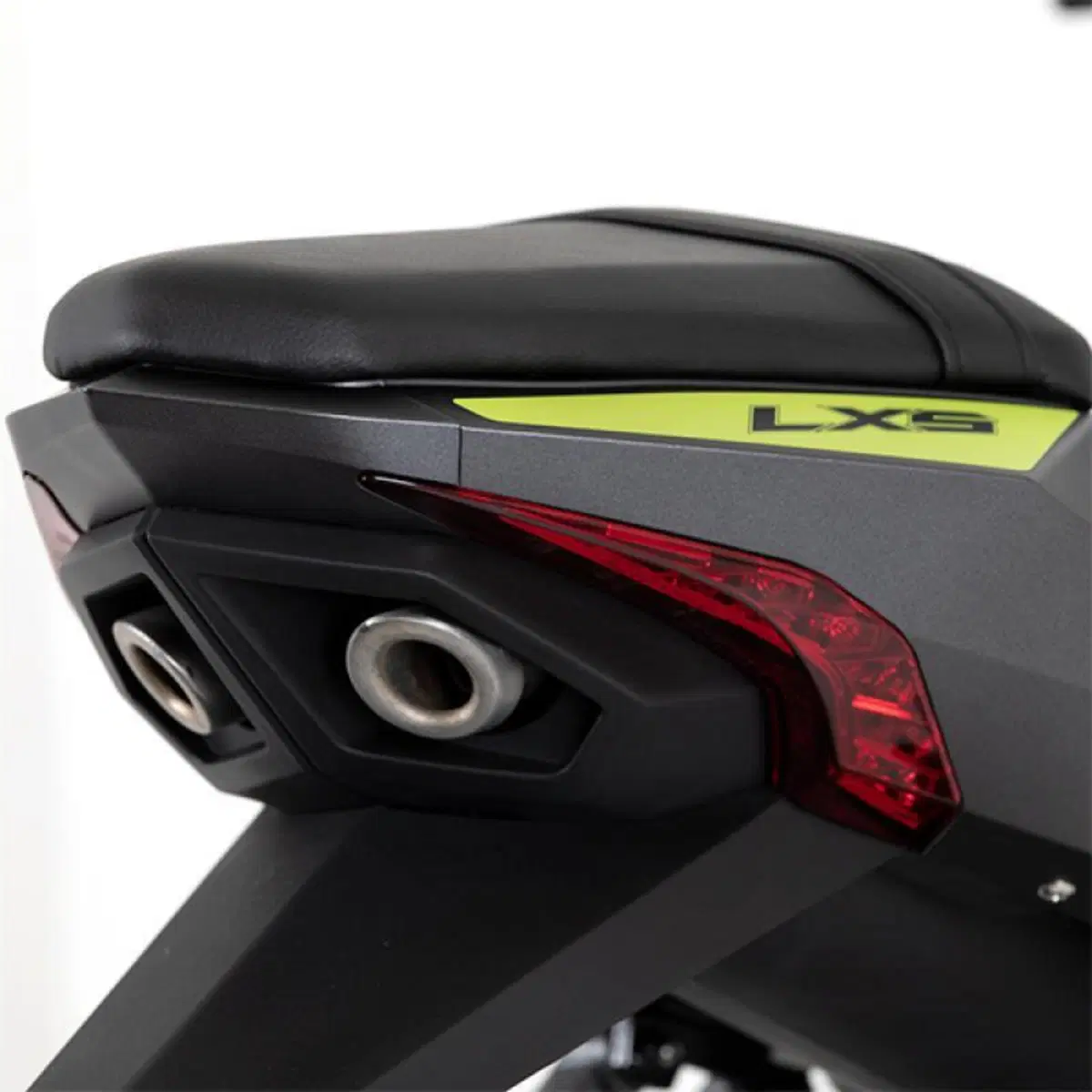 Nuova Lexmoto LXS 125: in UK affianca il best seller LXR 125 (4)