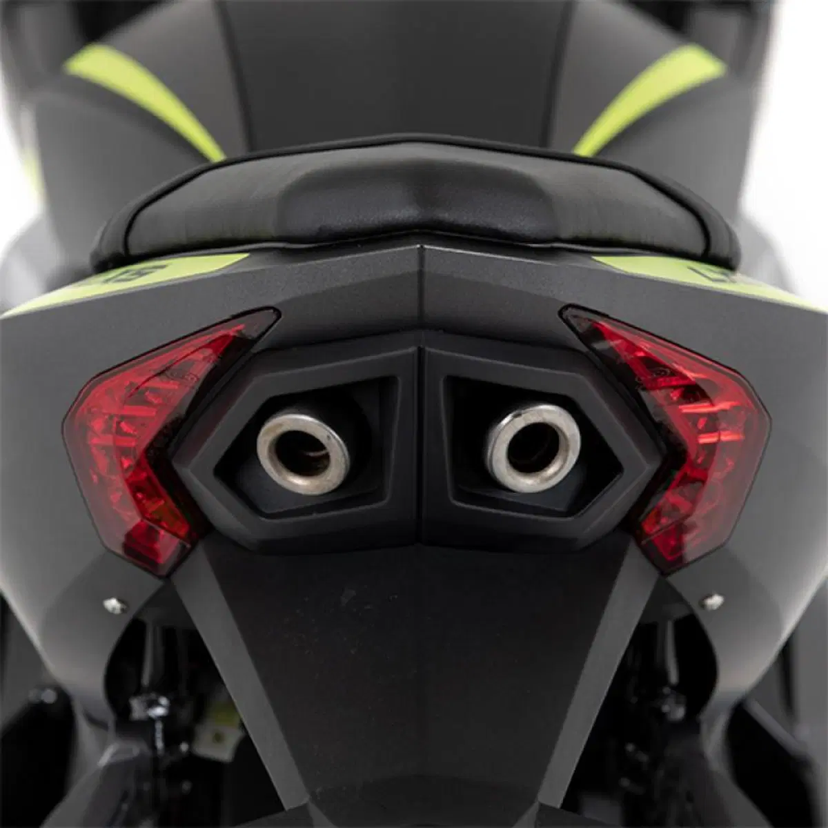 Nuova Lexmoto LXS 125: in UK affianca il best seller LXR 125 (3)