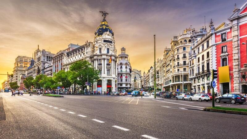 Madrid, via libera alle corsie riservate alle moto
