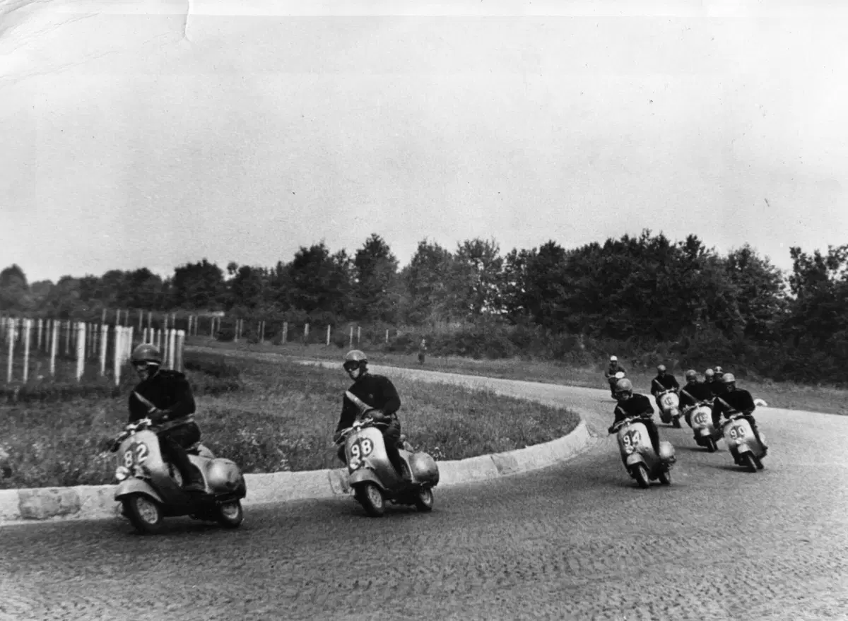 Anche la Paris-Dakar e i raid hanno fatto la storia della Vespa (10)