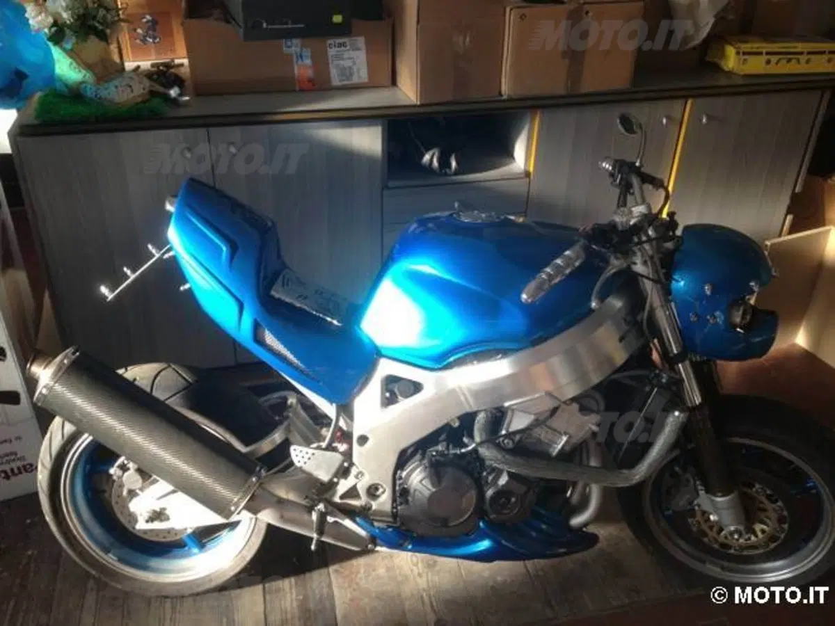 Strane di Moto.it: Honda CBR900RR Streetfighter
