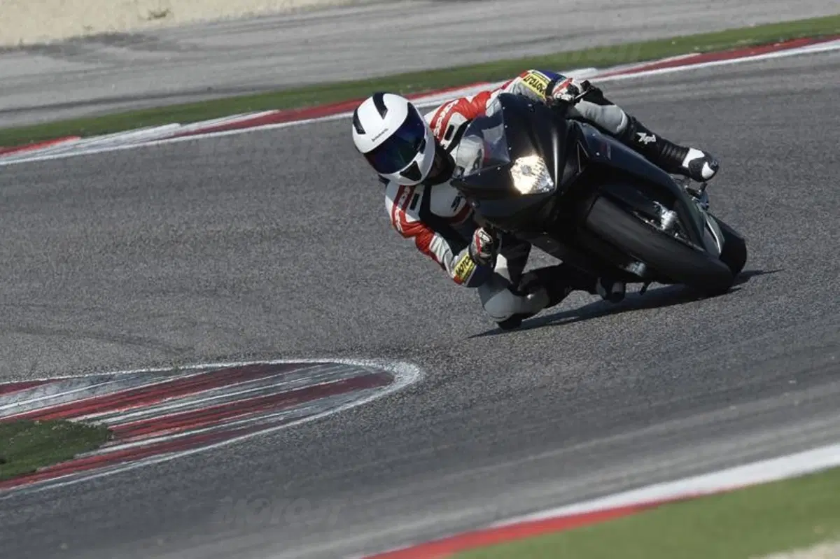 MV Agusta F3 800 (4)