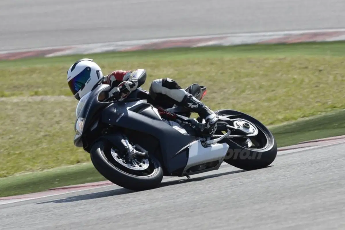 MV Agusta F3 800 (18)