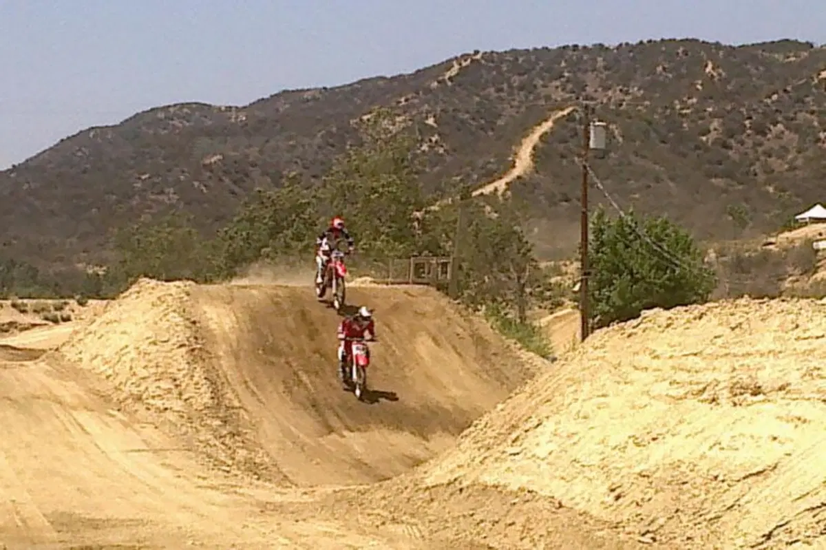 Glen Helen, California: sulla pista di Motocross più celebre d’America (13)