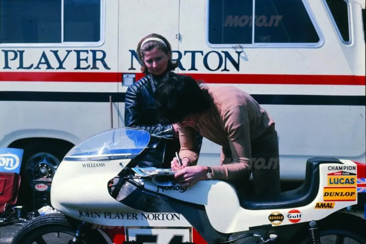 John Player Norton, rivive un mito del TT