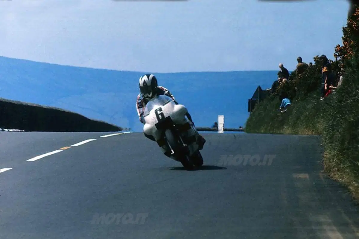 John Player Norton, rivive un mito del TT (6)