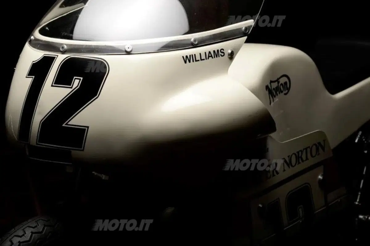 John Player Norton, rivive un mito del TT (10)