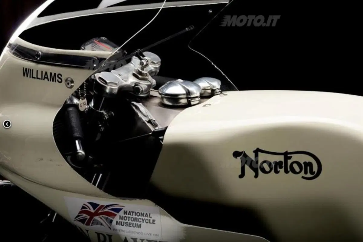 John Player Norton, rivive un mito del TT (11)