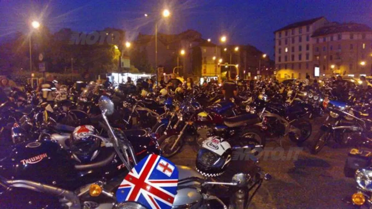 Trecento Triumph accendono la notte di Milano (4)