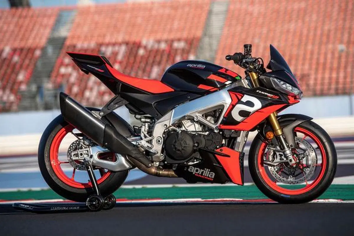 Aprilia Tuono V4 Factory 2021 (11)