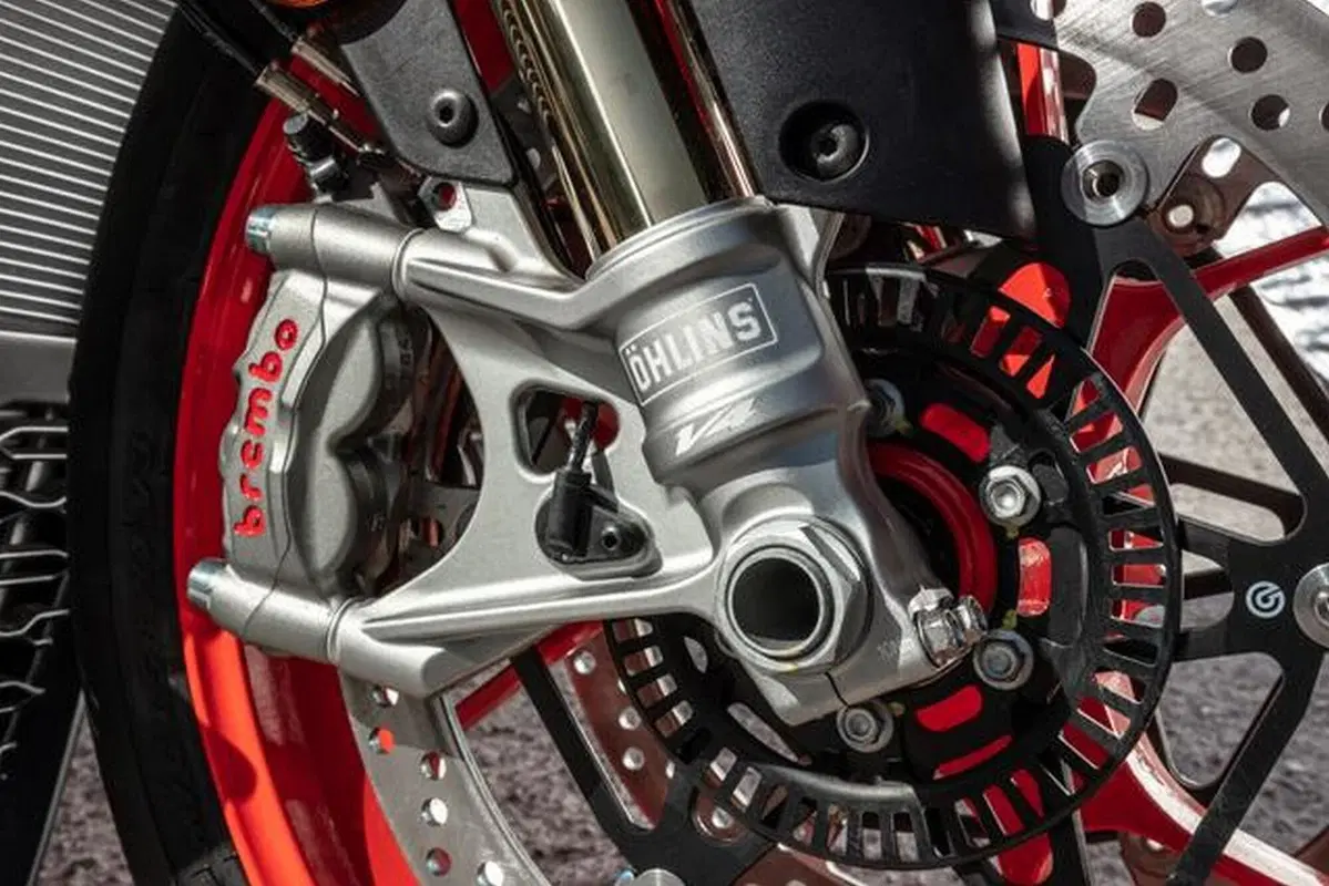 Aprilia Tuono V4 Factory 2021 (13)