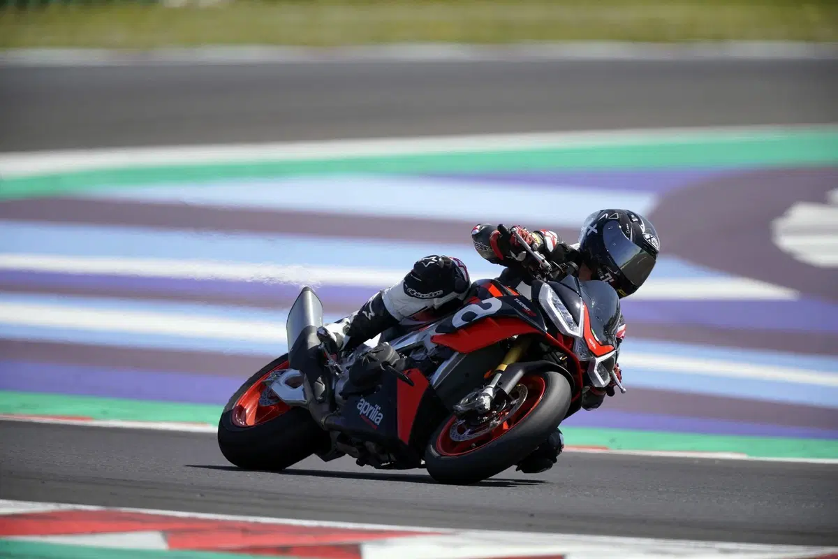 Aprilia Tuono V4 Factory 2021