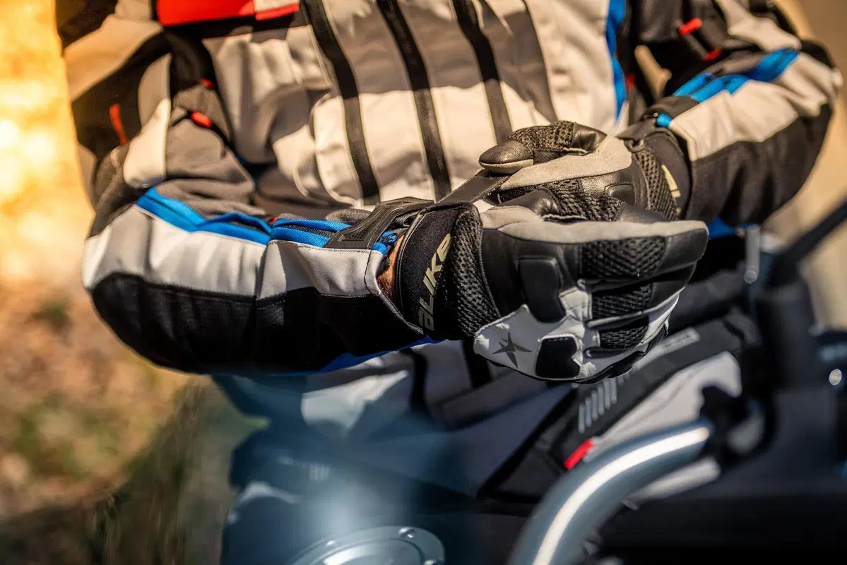 Moto Guzzi V85TT Centenario TEST: vi raccontiamo come va la versione euro 5 (2)
