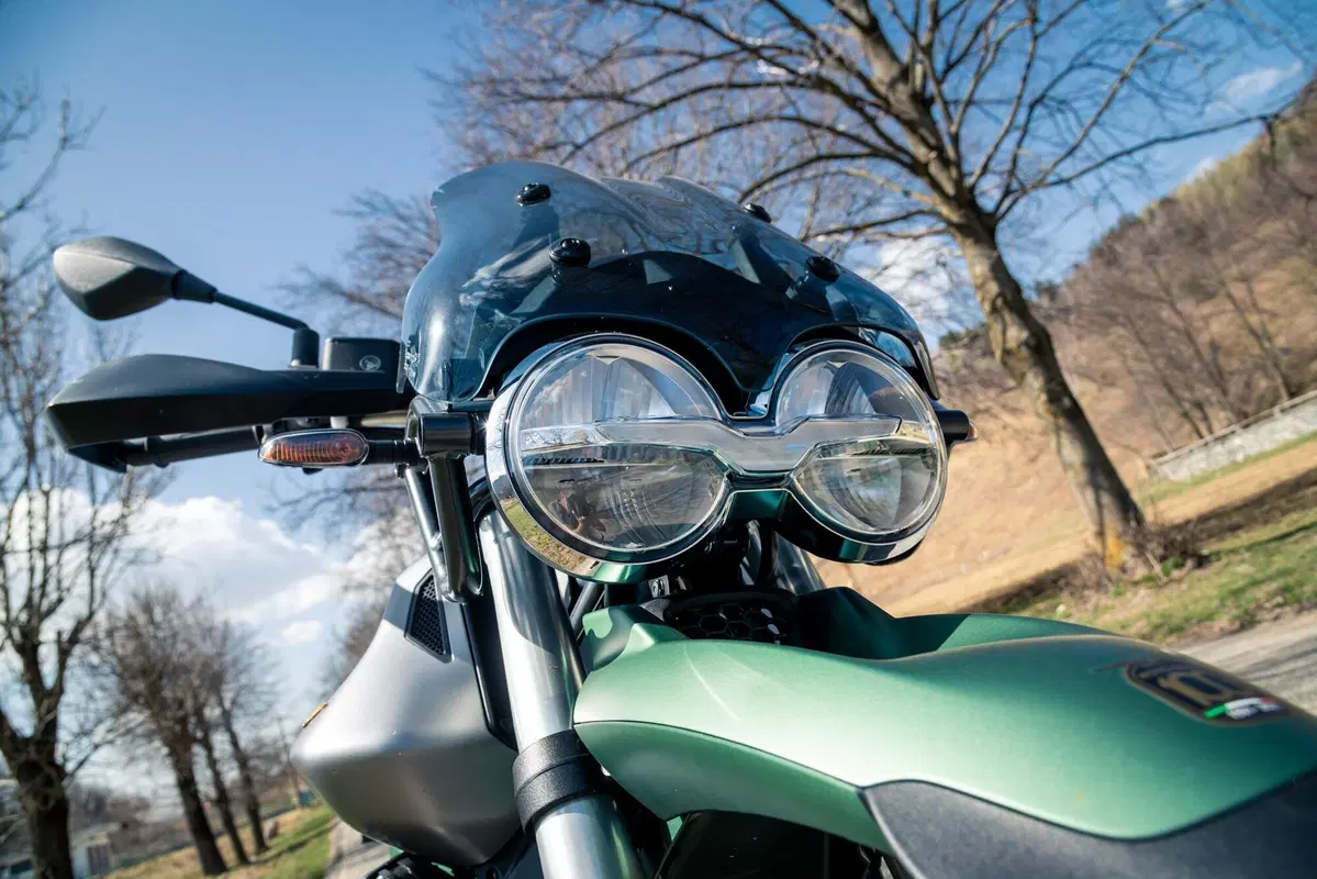 Moto Guzzi V85TT Centenario TEST: vi raccontiamo come va la versione euro 5 (23)