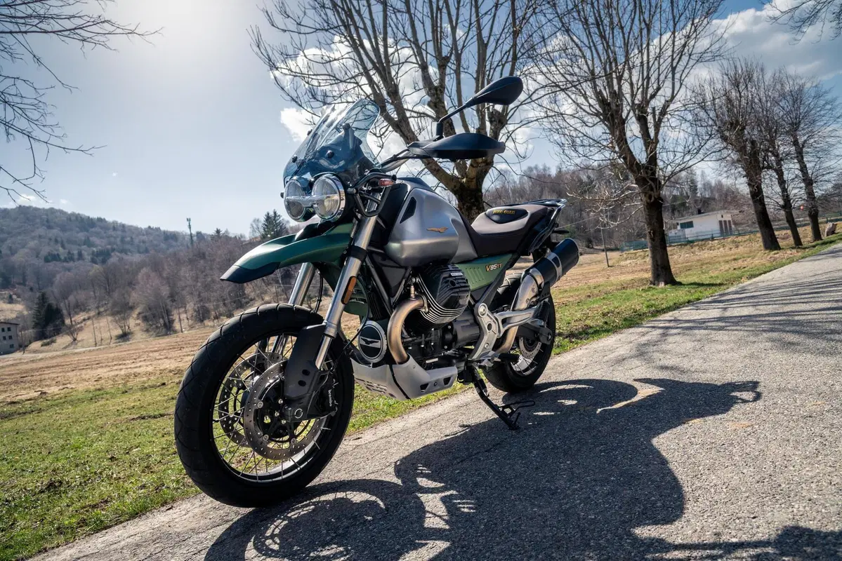 Moto Guzzi V85TT Centenario TEST: vi raccontiamo come va la versione euro 5 (4)