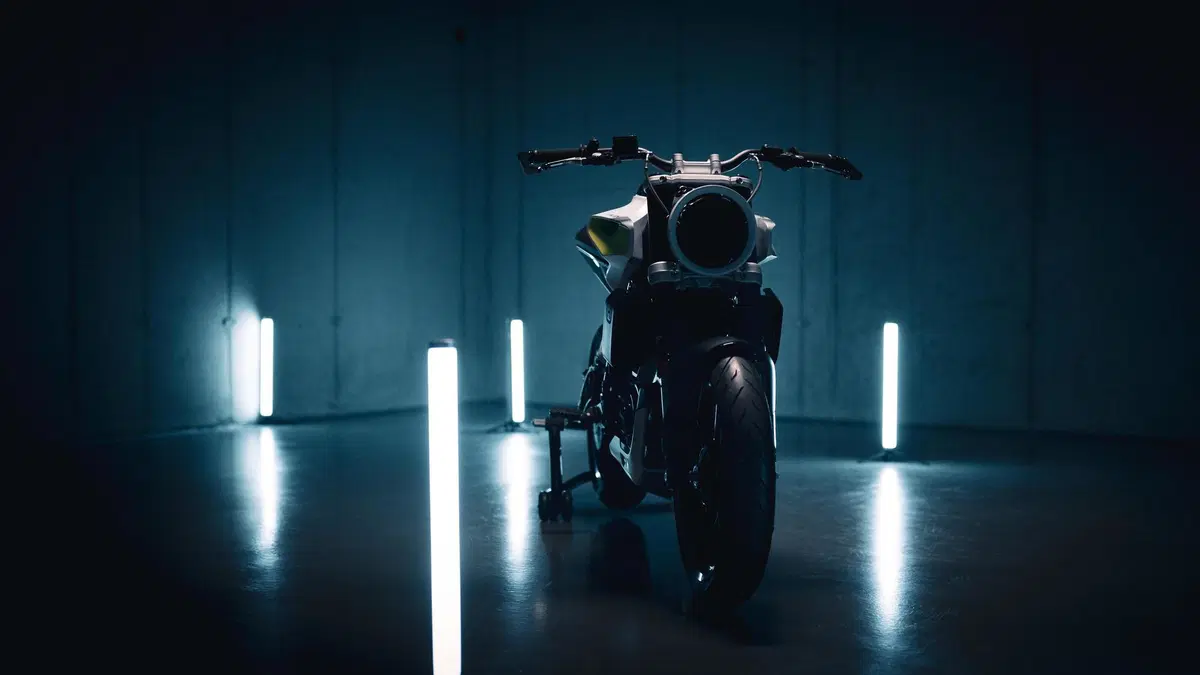 E-Pilen, la moto elettrica di Husqvarna con batterie sostituibili (4)