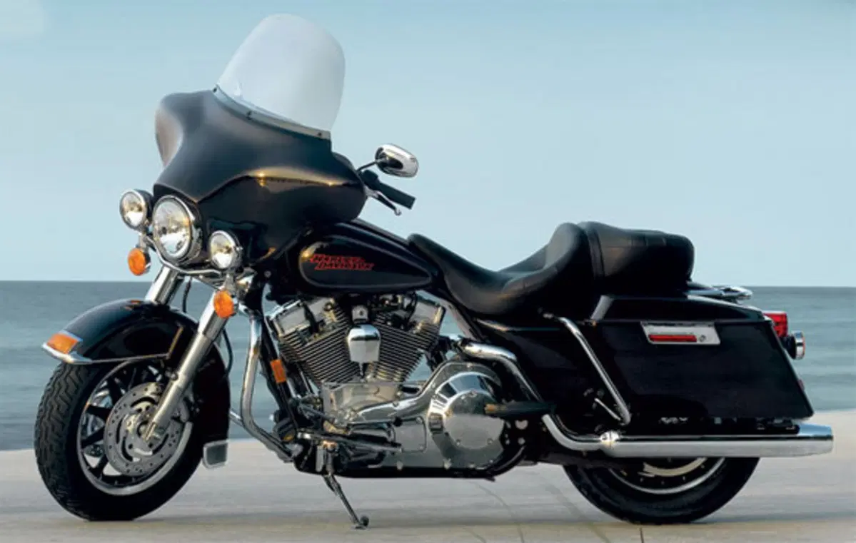 Harley-Davidson Touring 1450 Electra Glide Standard (1999 - 05) - FLHTI (2)