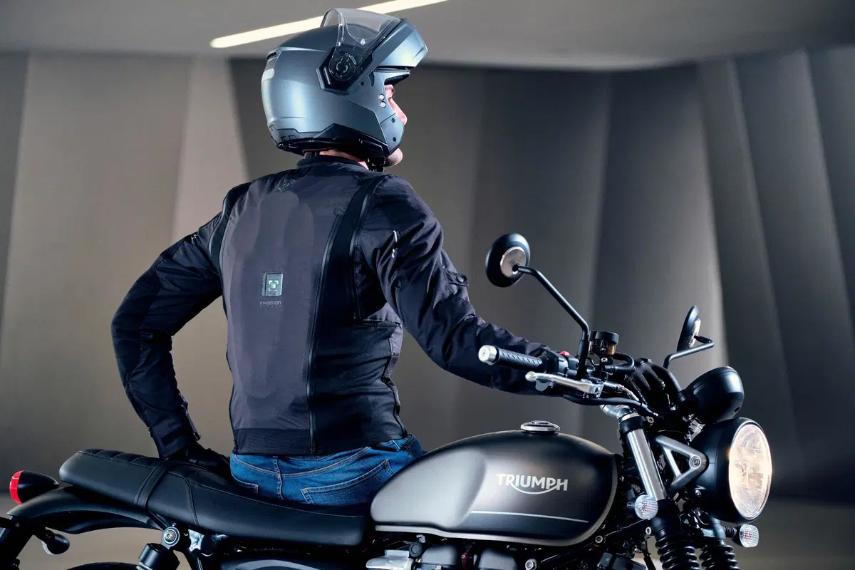 Arriva AIRSCUD, l'airbag di Tucano Urbano studiato per la strada, l'offroad e la pista (11)