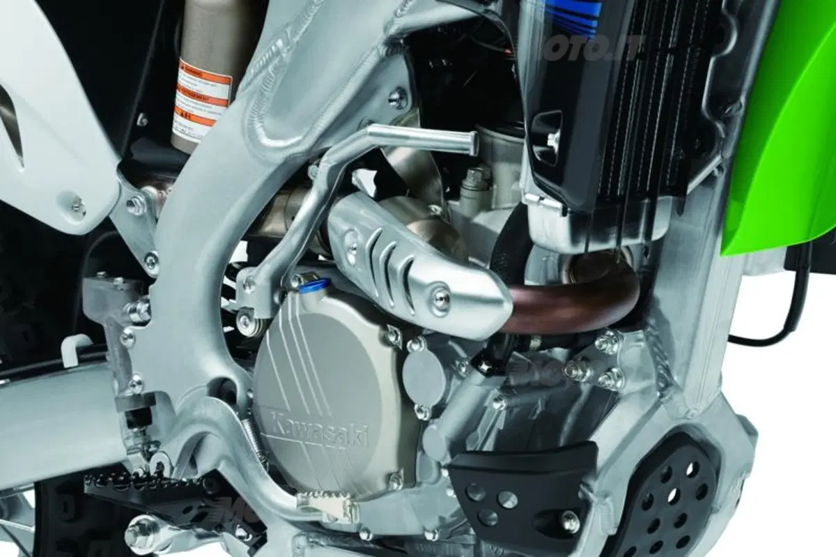 Kawasaki, cambiano le KX250F e KX450F (5)