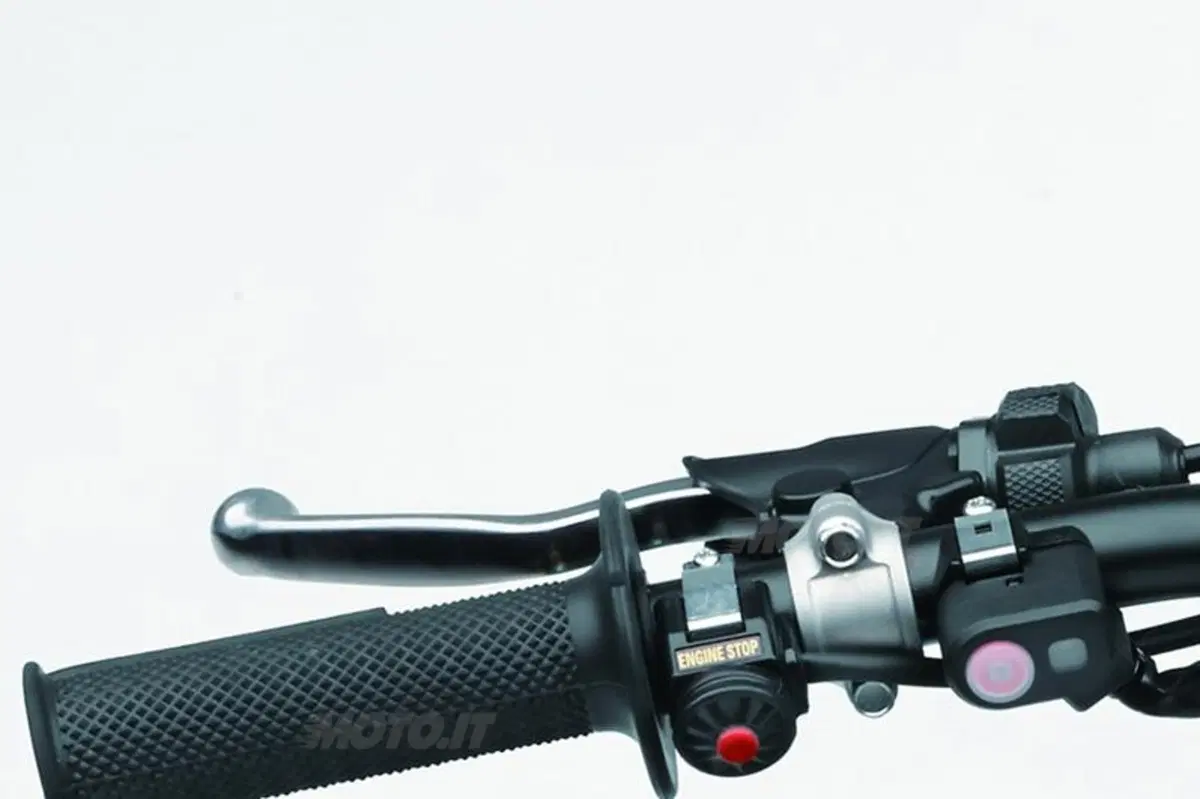 Kawasaki, cambiano le KX250F e KX450F (8)