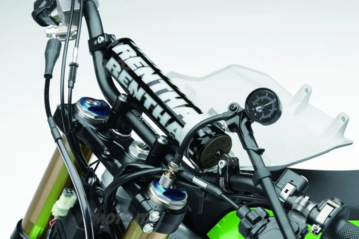Kawasaki, cambiano le KX250F e KX450F (15)