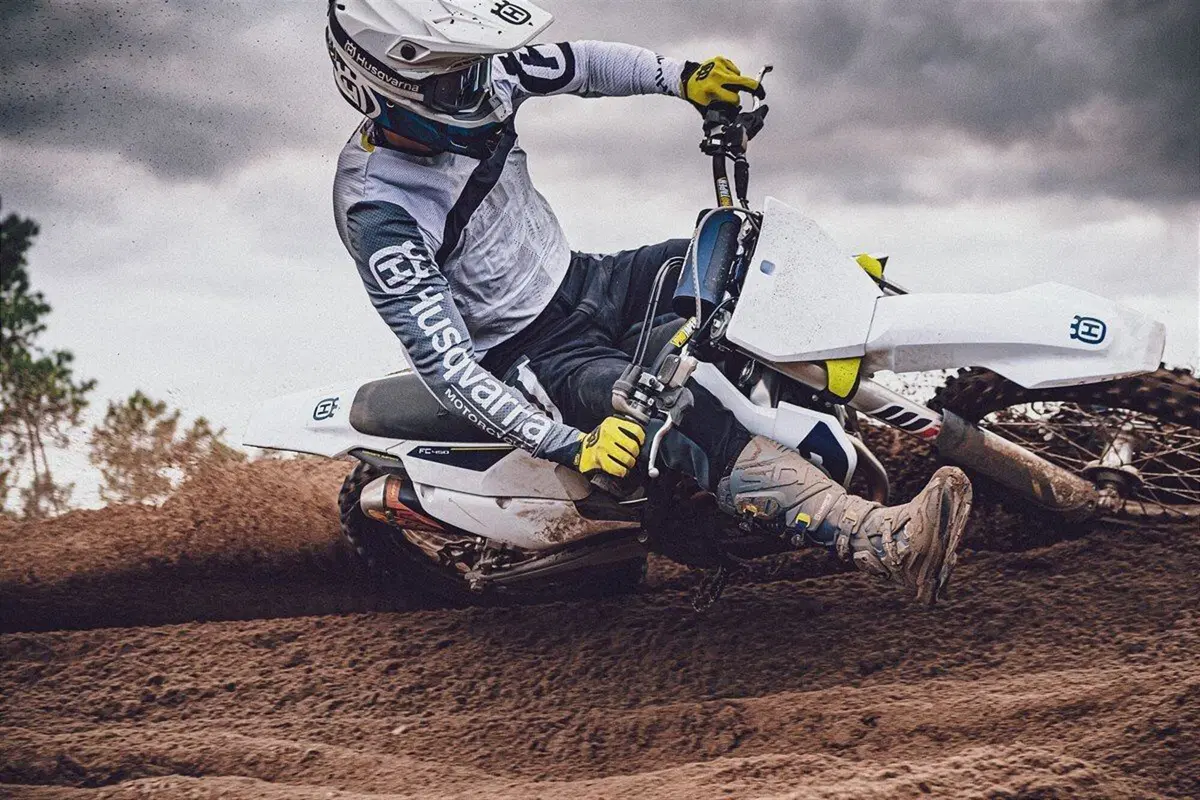 Husqvarna è pronta con la gamma Motocross 2022 a 2 e 4 tempi! (7)