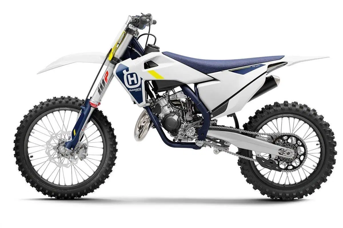 Husqvarna è pronta con la gamma Motocross 2022 a 2 e 4 tempi! (10)
