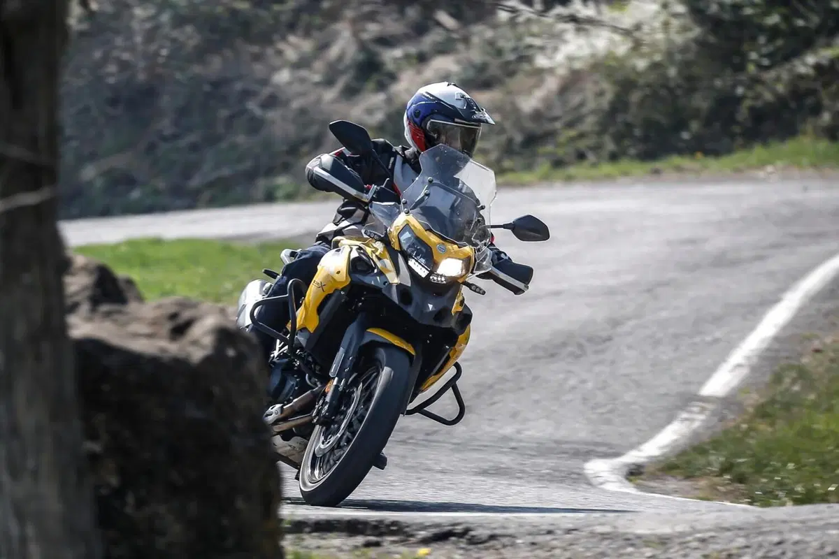 Benelli TRK 502X 2021 TEST: diventa Euro 5, vi diciamo come va, pro & contro (2)