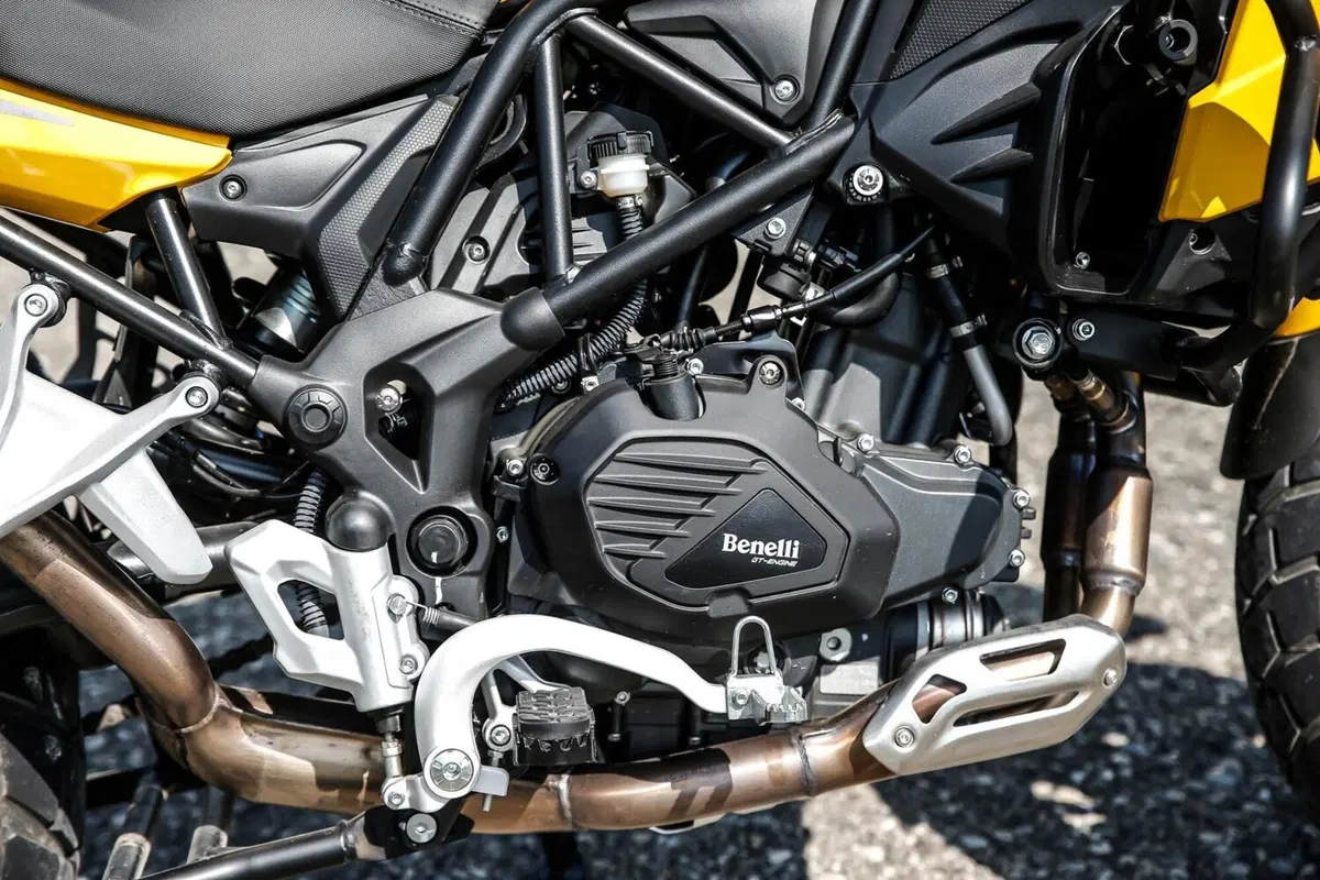 Benelli TRK 502X 2021 TEST: diventa Euro 5, vi diciamo come va, pro & contro (22)