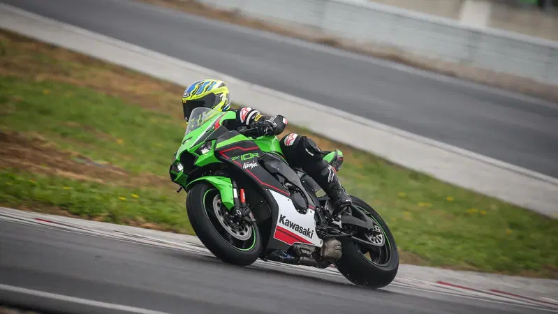 Kawasaki Ninja ZX-10R 2021: l'immortale