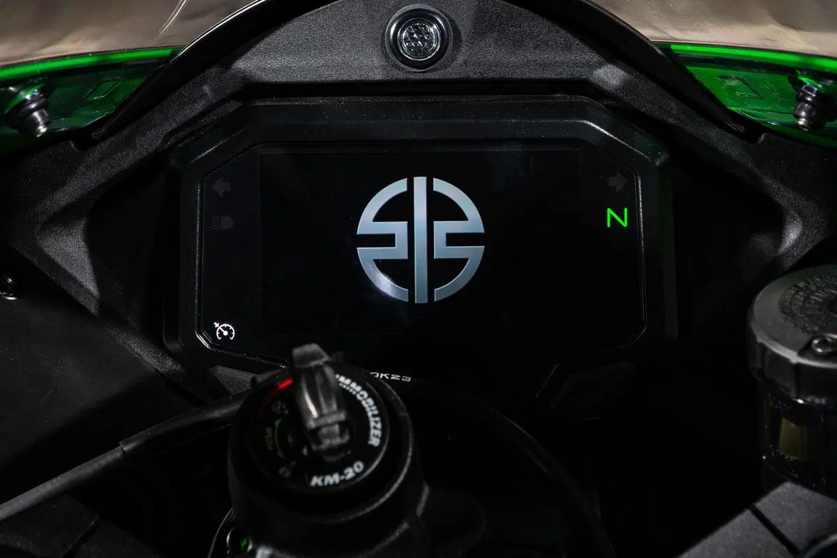 Kawasaki Ninja ZX-10R 2021: l'immortale (11)