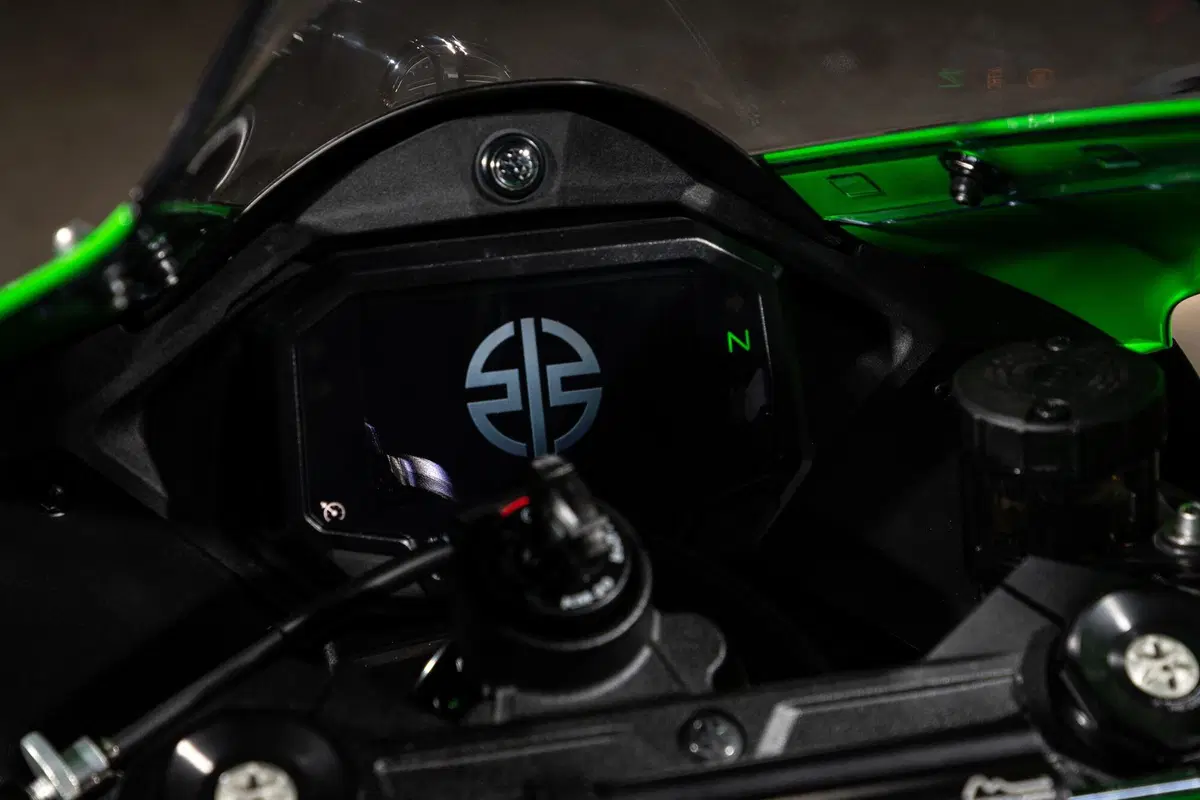 Kawasaki Ninja ZX-10R 2021: l'immortale (10)