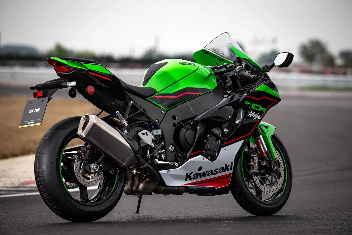 Kawasaki Ninja ZX-10R 2021: l'immortale (3)